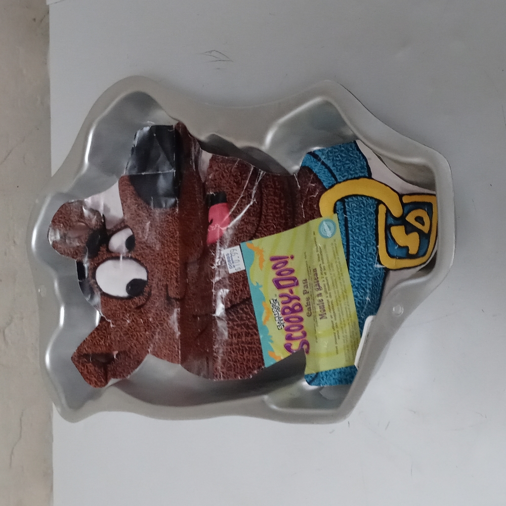 2015 Wilton Scooby Doo Cake Pan